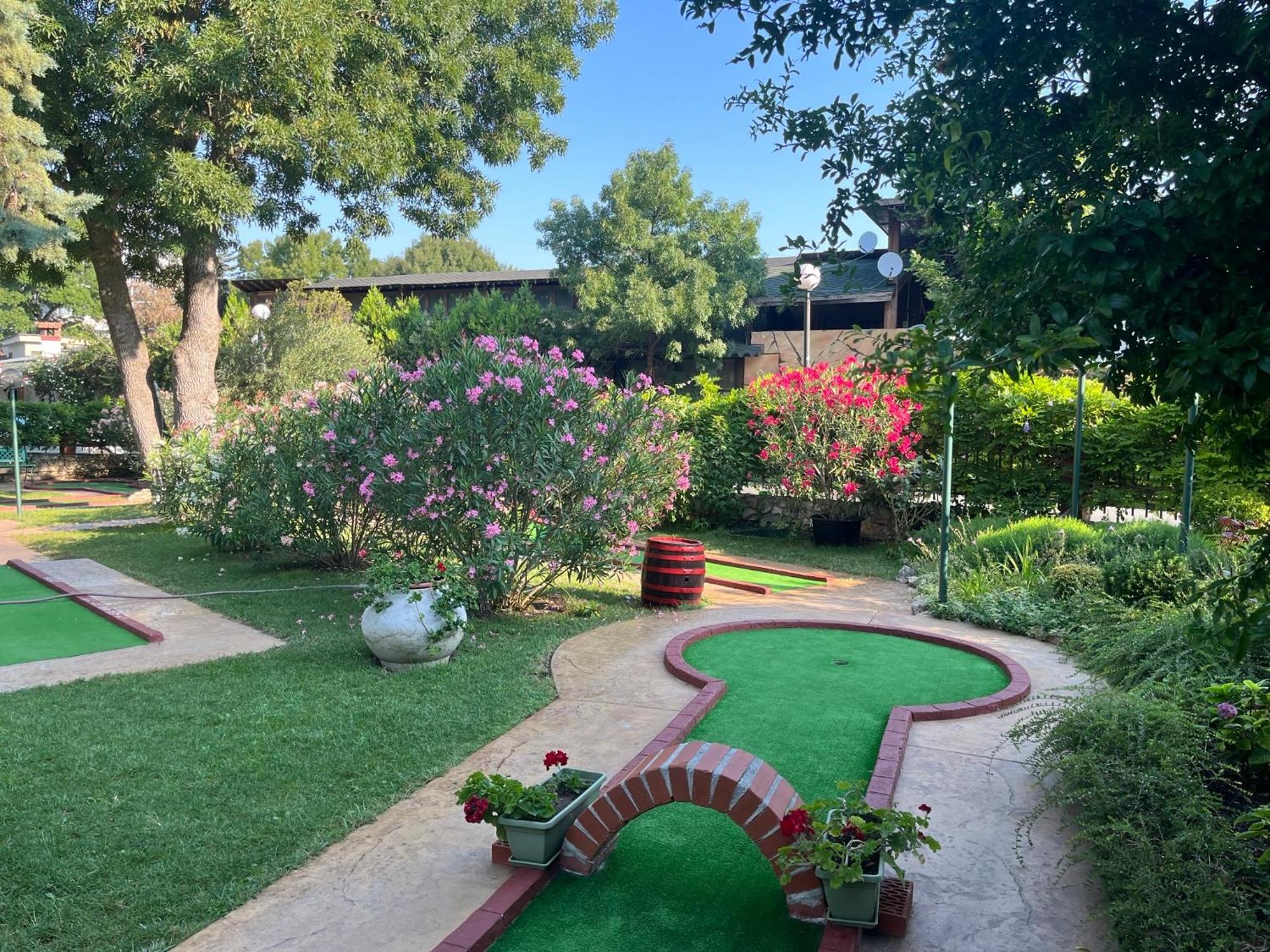 Oleander House And Tennis Club Sunny Beach Eksteriør billede
